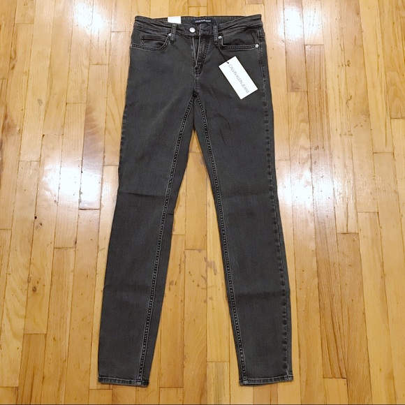 Calvin Klein Jeans Mid Rise Skinny Grey W28 x L32 NWT - Picture 3 of 7